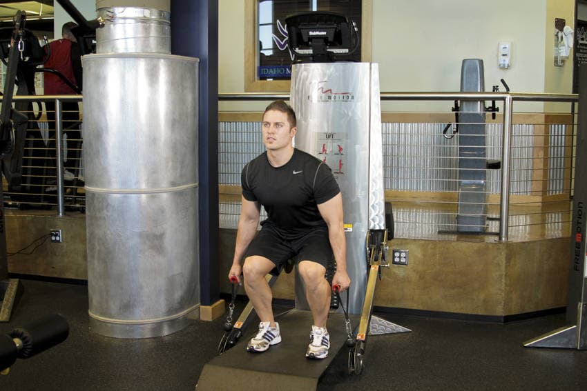 Cable Deadlifts: start and finish position